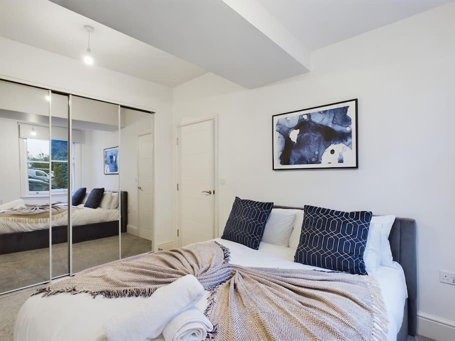The Grove King Bed Wi-Fi Ev Charger Leilighet Cheltenham Eksteriør bilde