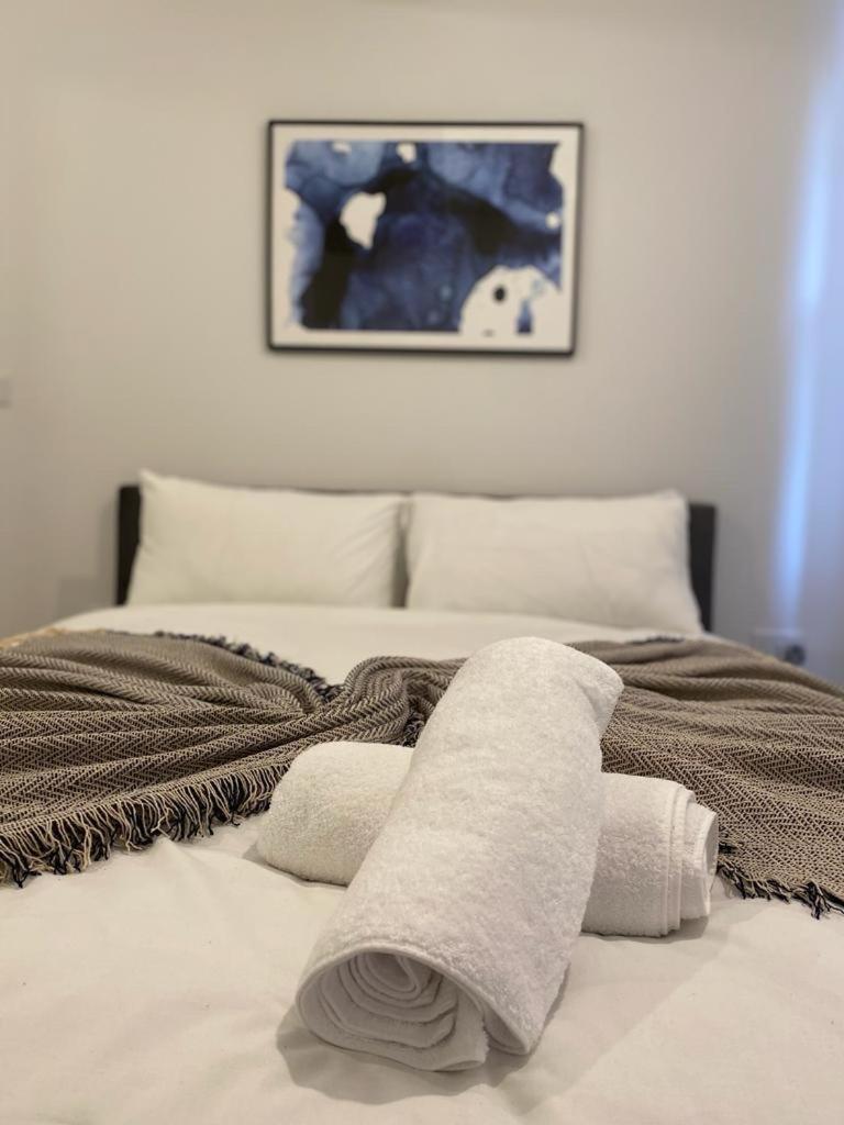 The Grove King Bed Wi-Fi Ev Charger Leilighet Cheltenham Eksteriør bilde