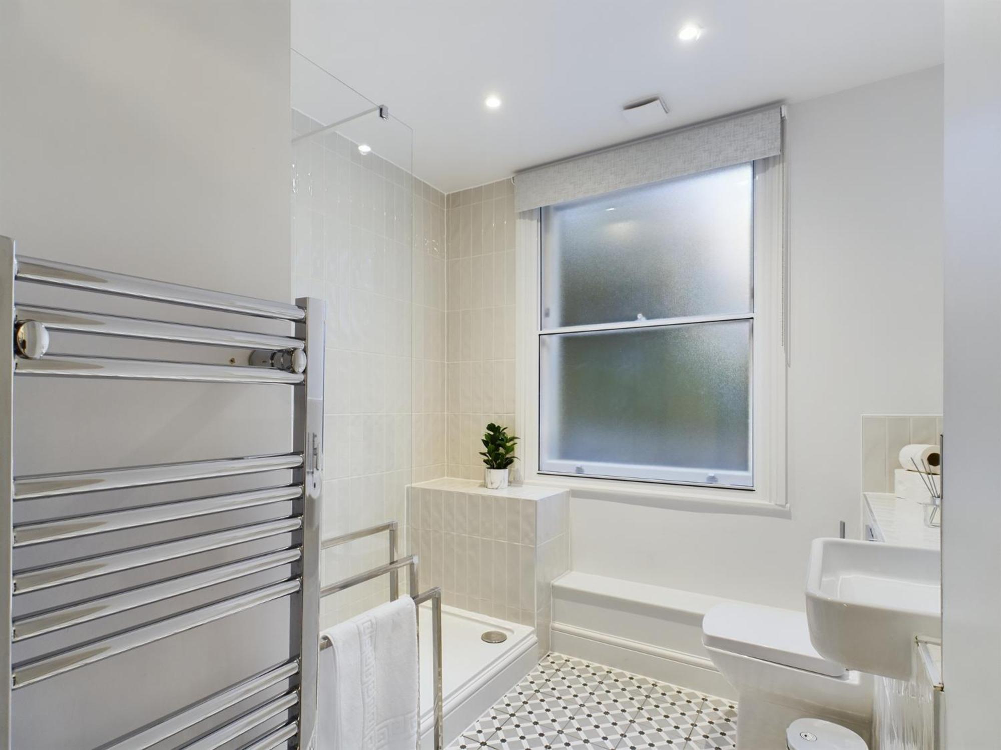 The Grove King Bed Wi-Fi Ev Charger Leilighet Cheltenham Eksteriør bilde